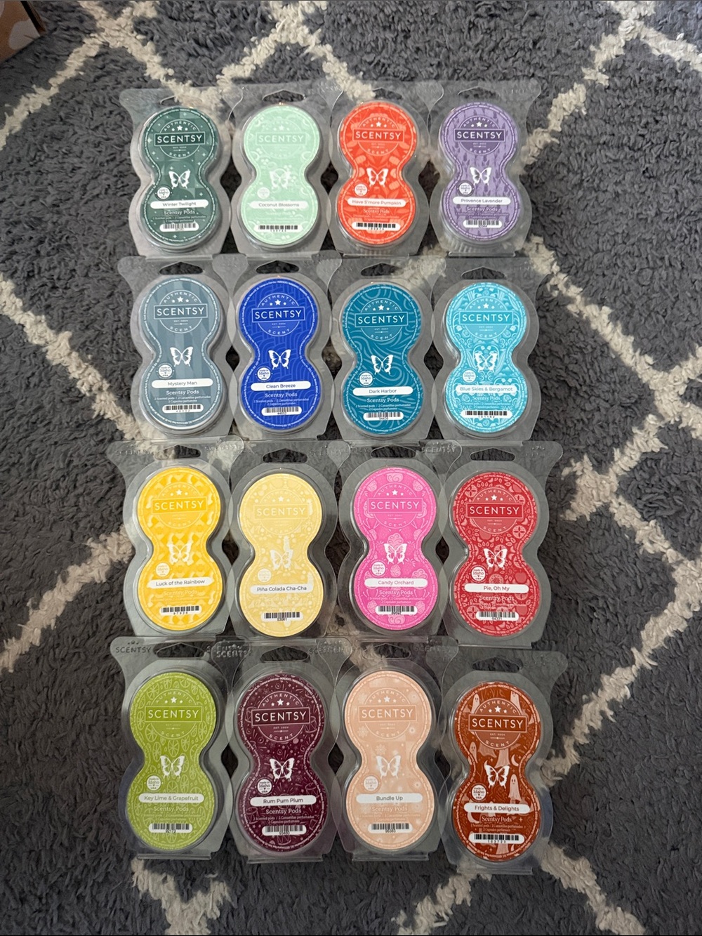 Scentsy Assorted Pods - Multi-Color. Brand new.